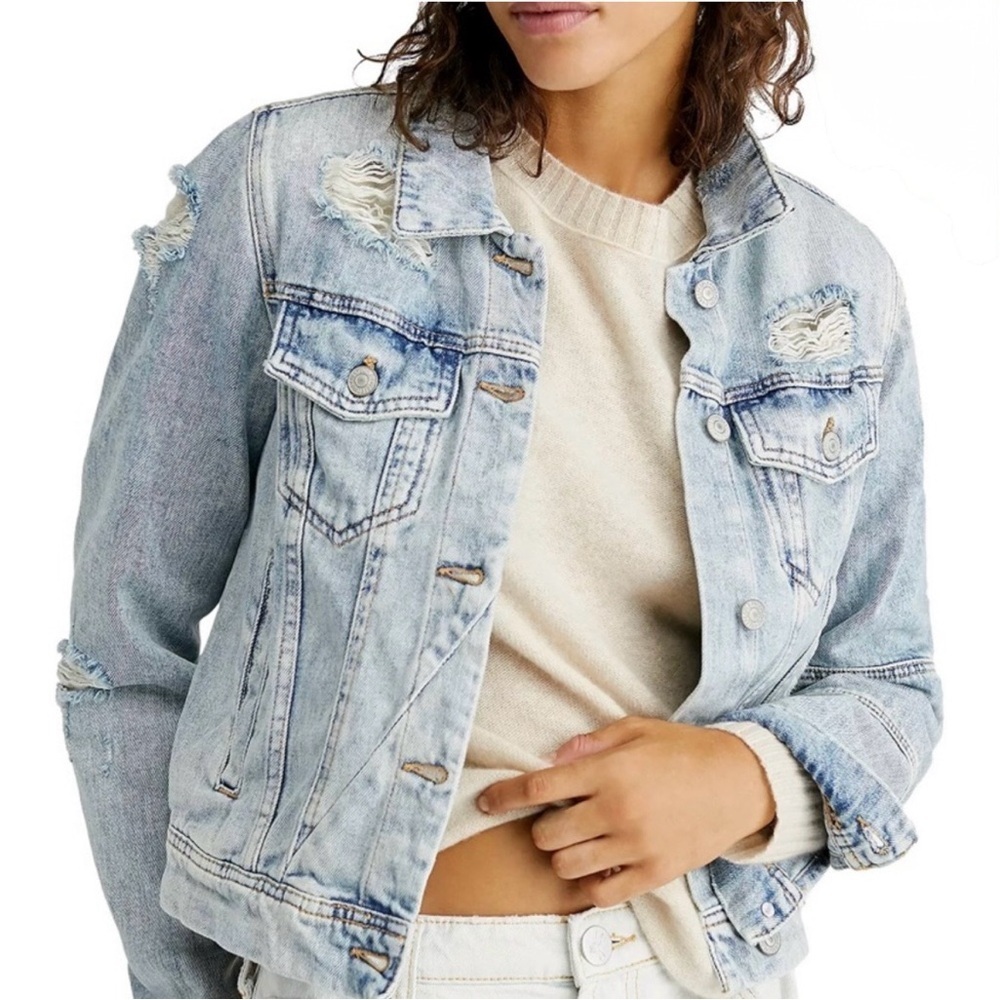 Free People Distressed Denim Jacket Size Small Light Wash